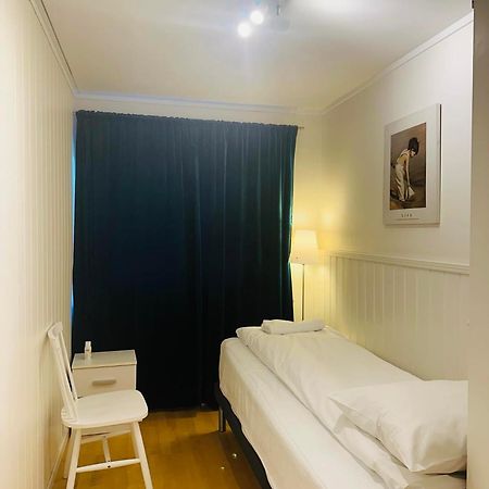 Arctic Inn, Cozy Single Bed Private Room In A Shared Apartment With Stunning Tromso Views Exteriör bild