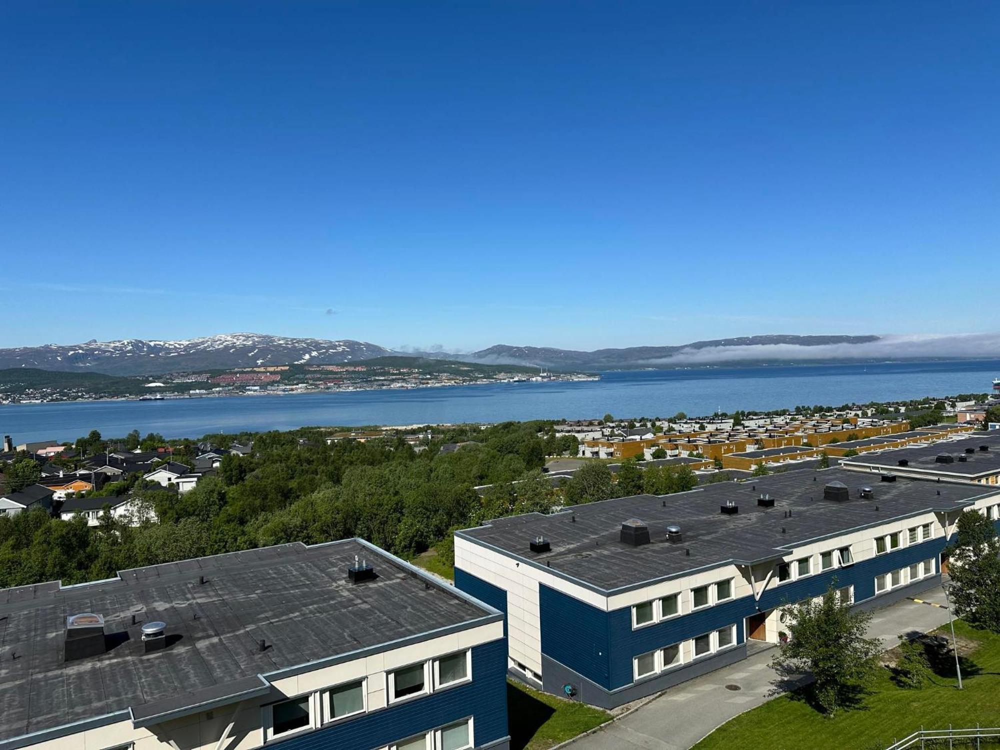 Arctic Inn, Cozy Single Bed Private Room In A Shared Apartment With Stunning Tromso Views Exteriör bild